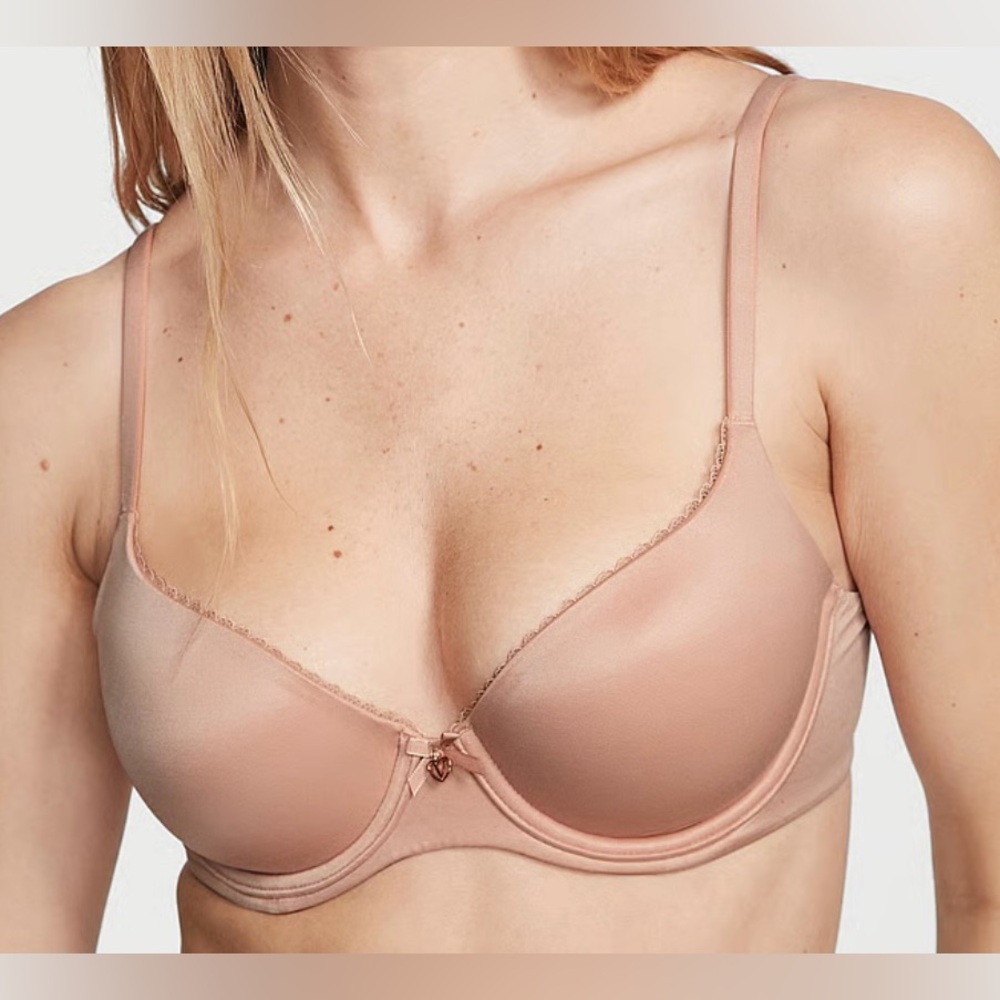 Victoria’s Secret Body by Victoria Lined Demi Bra 32DD